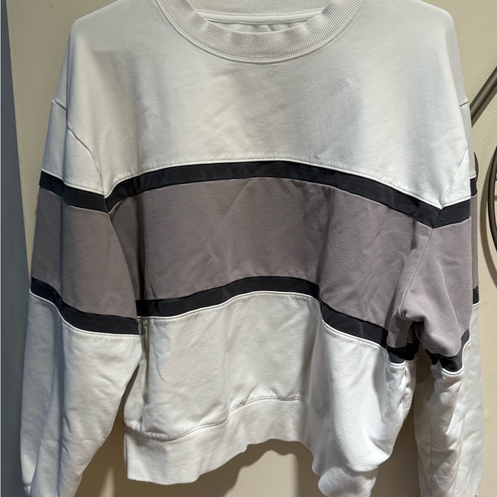 Vintage Abercrombie & Fitch Women’s White and Gray Sweater Soft A&F Sweatshirt - Picture 3 of 3